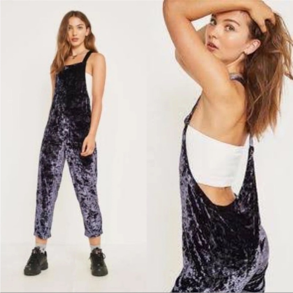 Urban Outfitters Velvet Velour Crop Overall Jumpsuit – Navy Blue – Size Large